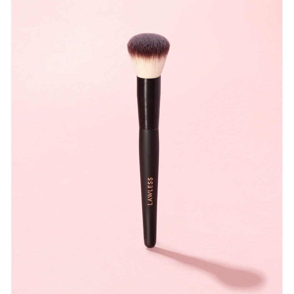 LAWLESS Foundation Brush NIB Vegan Blurs And Smoothes